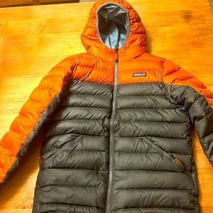 Kids size 12 (L) Patagonia puffer jacket
